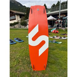 Slingshot Misfit V12 Rentalboard incl. Fly Straps
