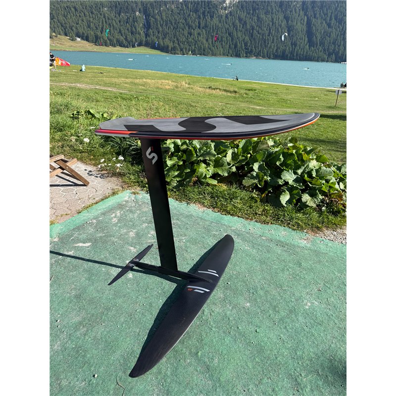 Slingshot Rental Pumpoil complete with board